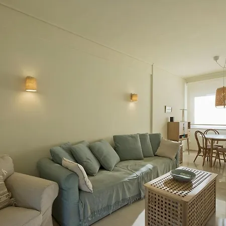 Lucyzen! Stylish Apt, Athenian Riviera, Near *