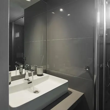 Lucyzen! Stylish Apt, Athenian Riviera, Near
